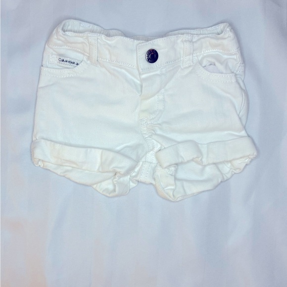 Calvin Klein girls short set - Picture 4 of 4